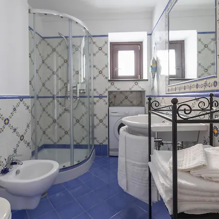 Il Giardino Di Rosa אמאלפי